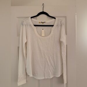 anthropologie white scoopneck longsleeve tee // size medium